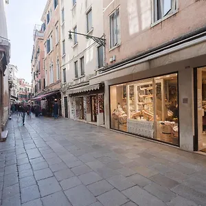San Lio Romantic X2 A Rialto Apartment